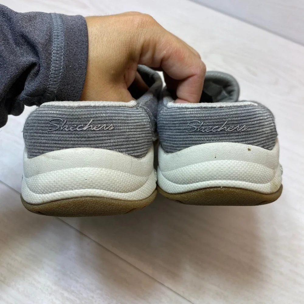 Skechers Womens 9.5 Relaxed Fit Slip On Shoes 44911 Grey Textile Memory Foam
